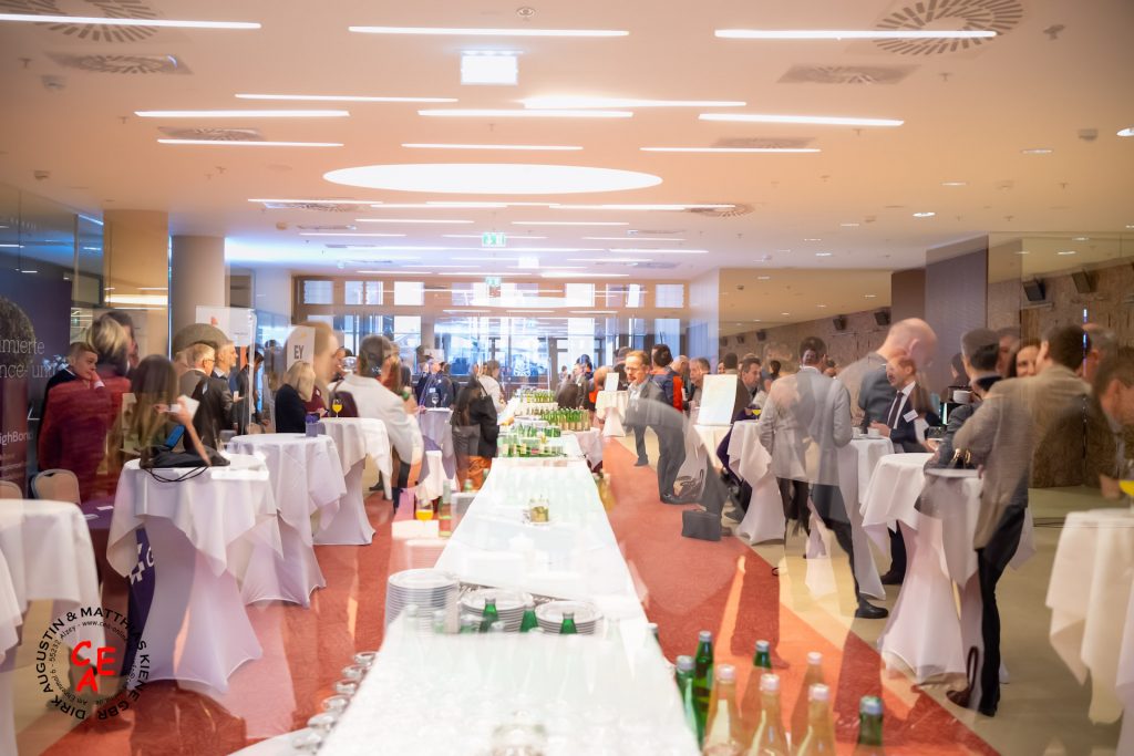 Dokumentation einer Tagung. Pausensituation - Mehrfachbelichtung