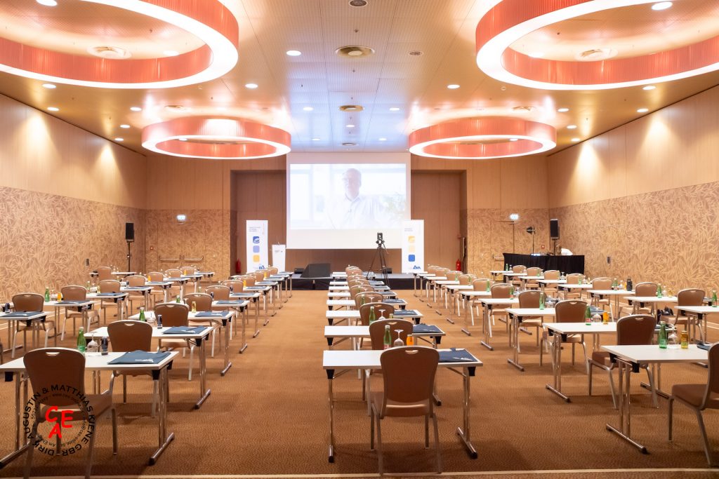 Dokumentation einer Tagung. Tagungsraum - leer