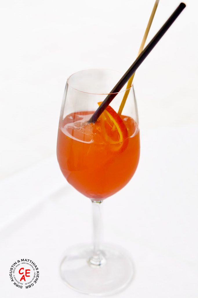 Das Bild zeigt ein gefülltes Trinkglas.